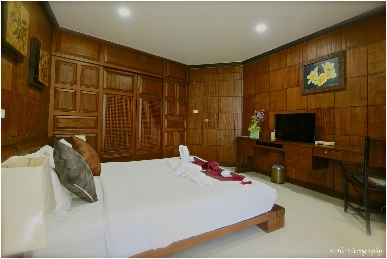 Villa Regtuk Patong Exterior photo